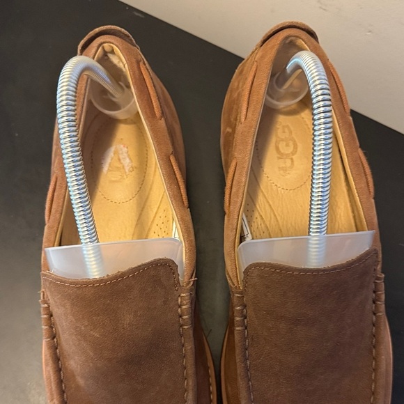 Like New UGG Men\'s Chestnut Suede Loafer main image 11